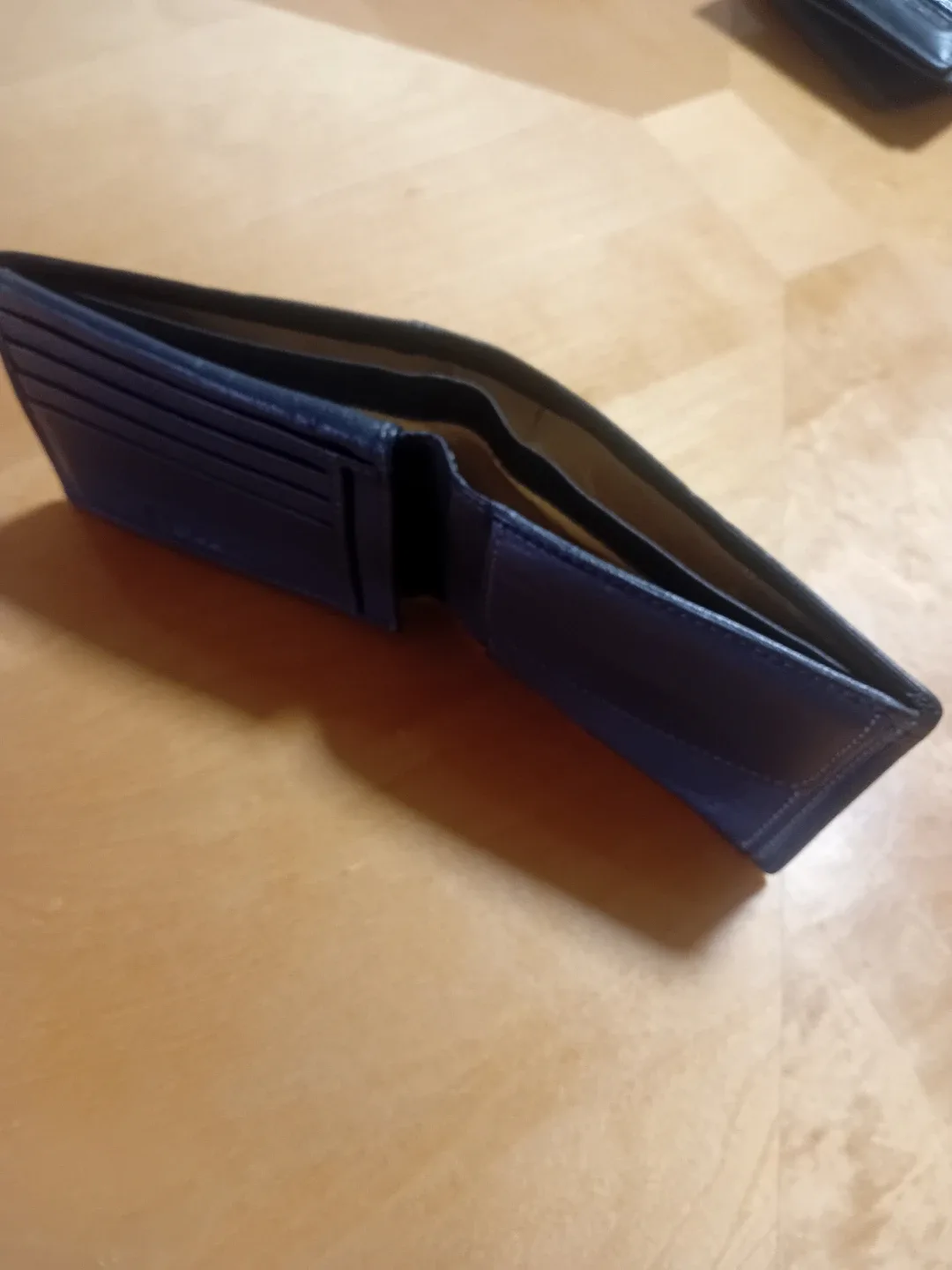 Kenneth Cole Reaction Black Leather Wallet image indicator(3)