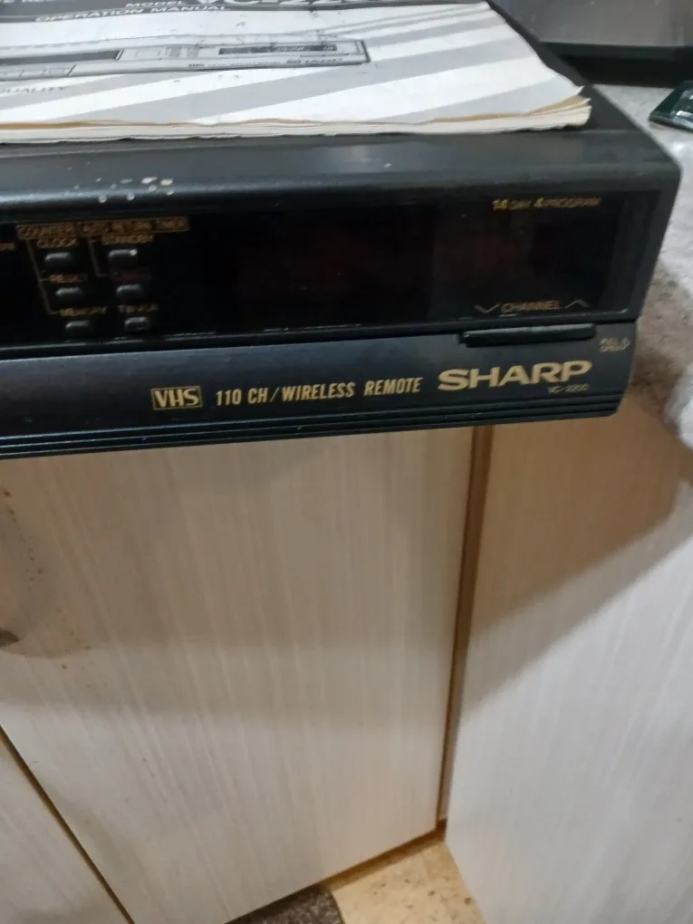 Sharp VC-2200 VHS Video Cassette Recorder image indicator(2)