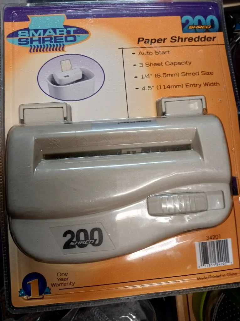 Smart Shred 200 Paper Shredder - New in Box!