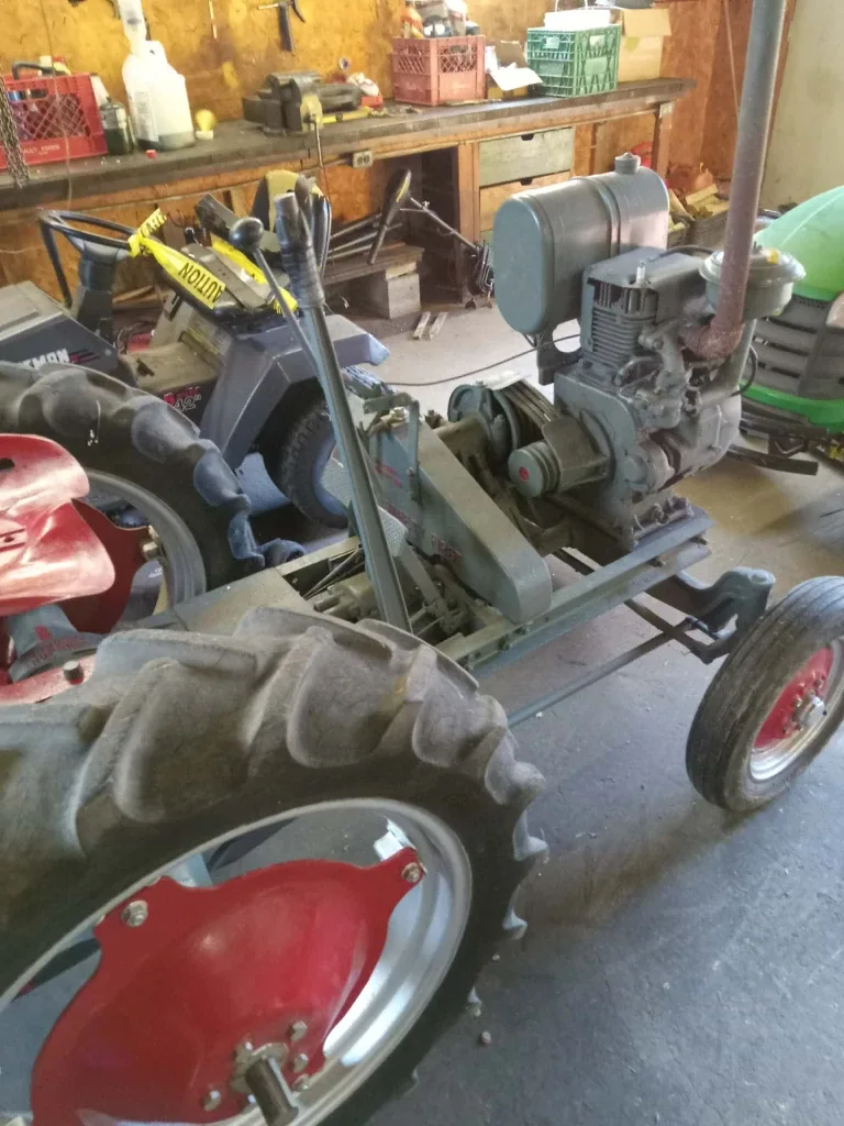 1946 Vintage Gibson Tractor image indicator(3)