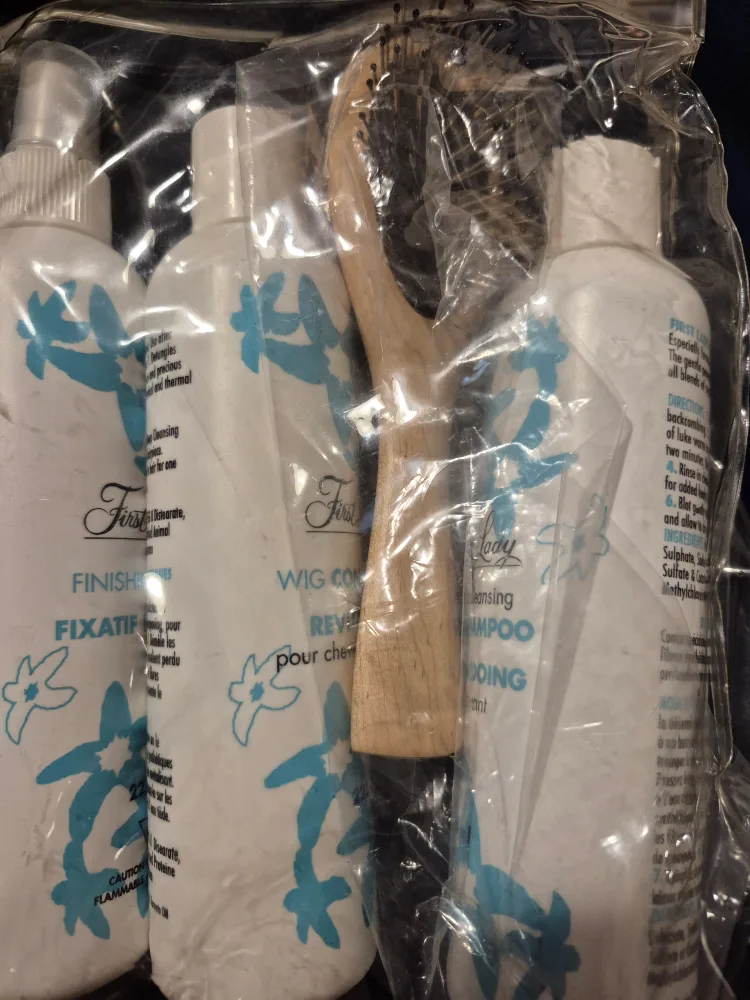 First Lady Wig Care Set image indicator(2)