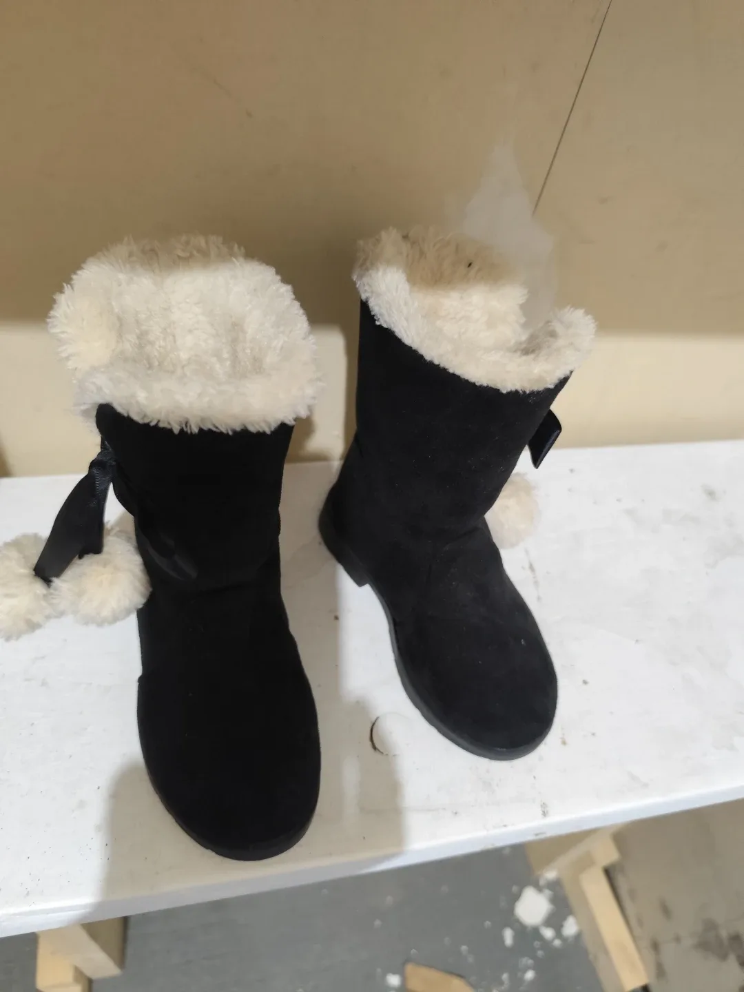 Black Winter Boots with Fur Trim