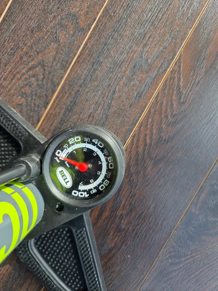 Bell Air Attack 350 Floor Bike Pump image indicator(2)