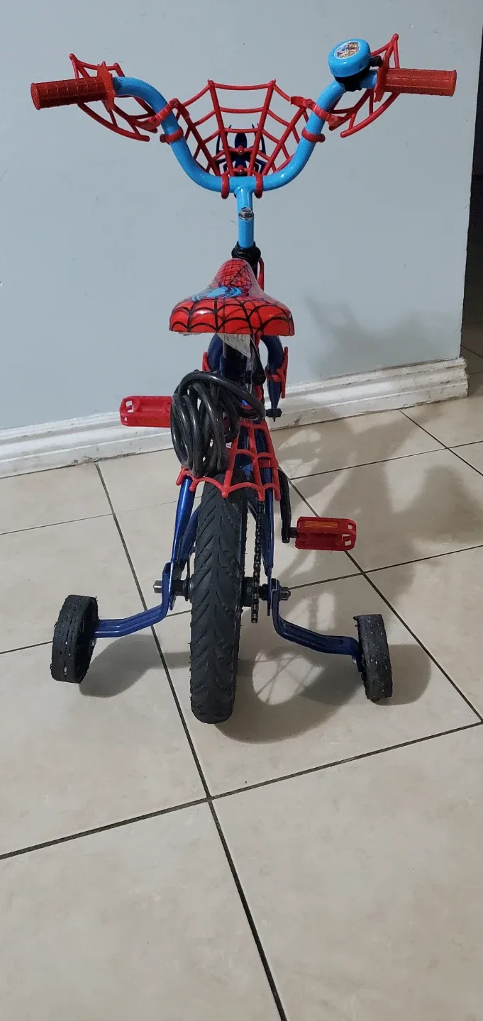Spiderman Kids' Bike - Great Condition! image indicator(4)