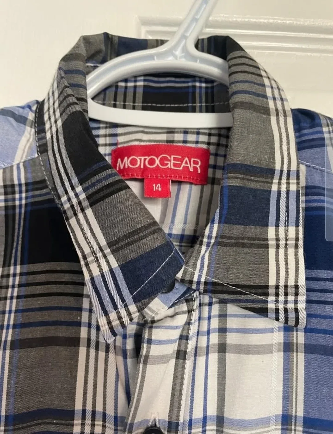 Boy shirt (14 yrs) - BARELY USED image indicator(3)