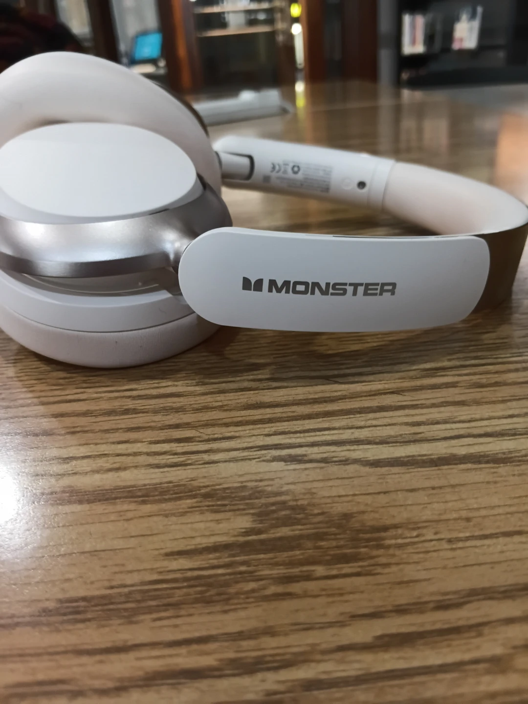 Monster Wireless Bluetooth Headphones - White - photo 3