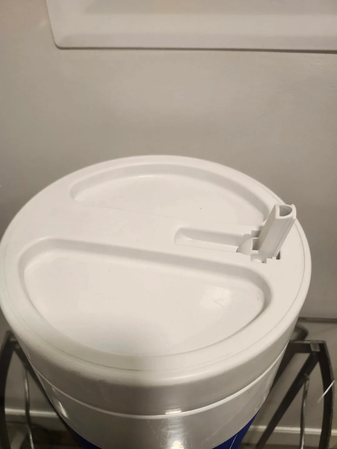 Coleman Blue & White Water Cooler Dispenser image indicator(3)