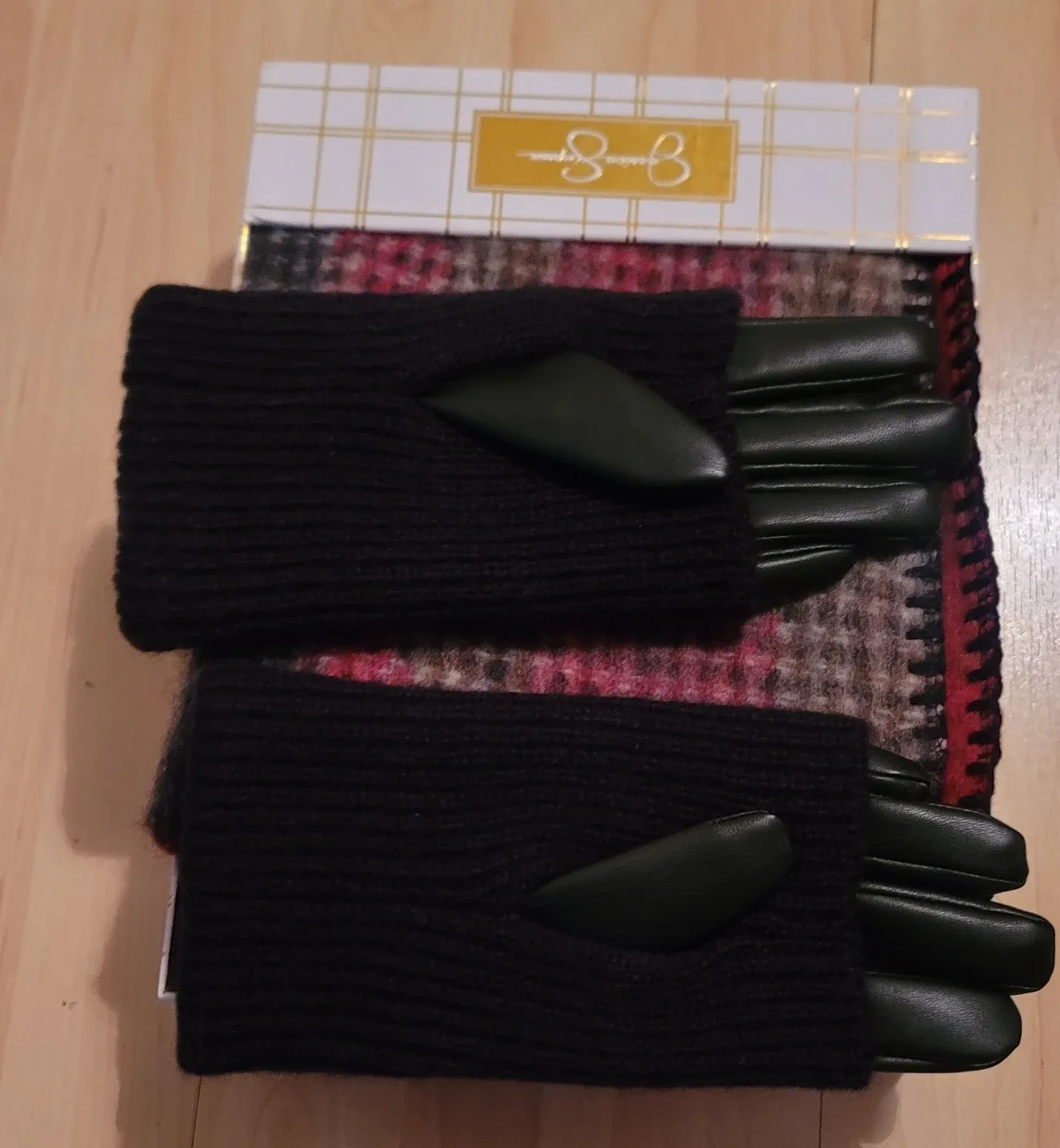 Jessica Simpson Black Gloves with Plaid Scarf