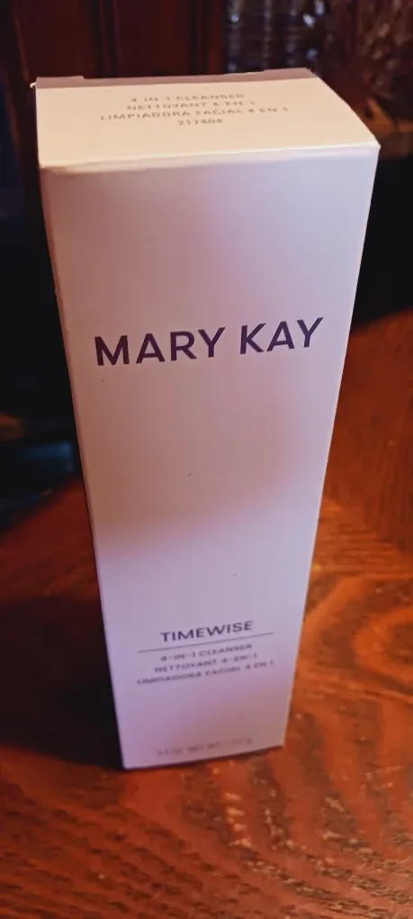 NEW !! Mary Kay TimeWise 4-in-1 Cleanser - New!
