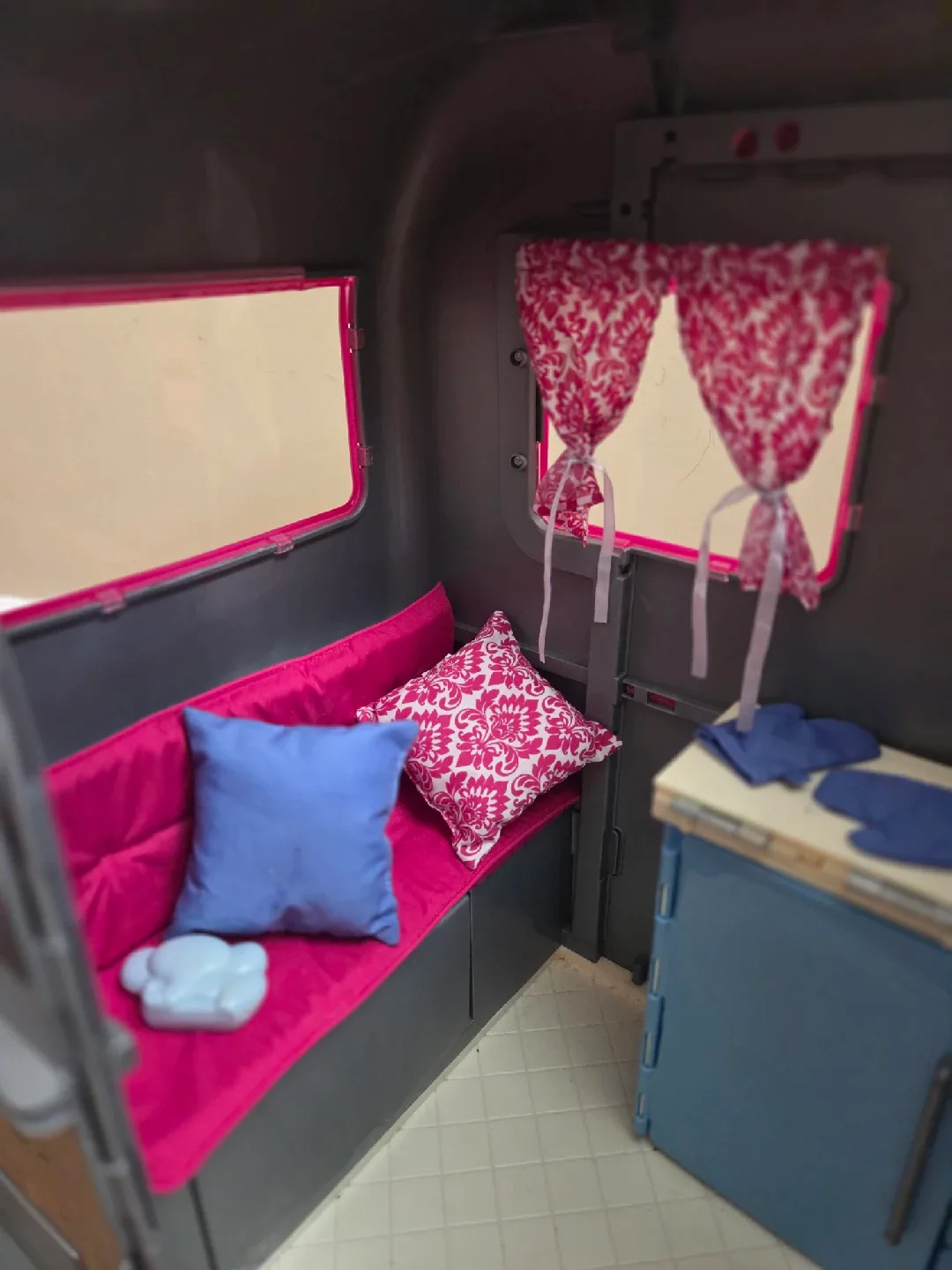 Our Generation Jeep and Camper image indicator(7)