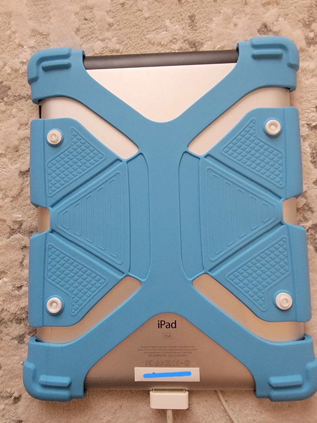 iPad 3rd gen 32GB Silver with cellular and wifi image indicator(6)