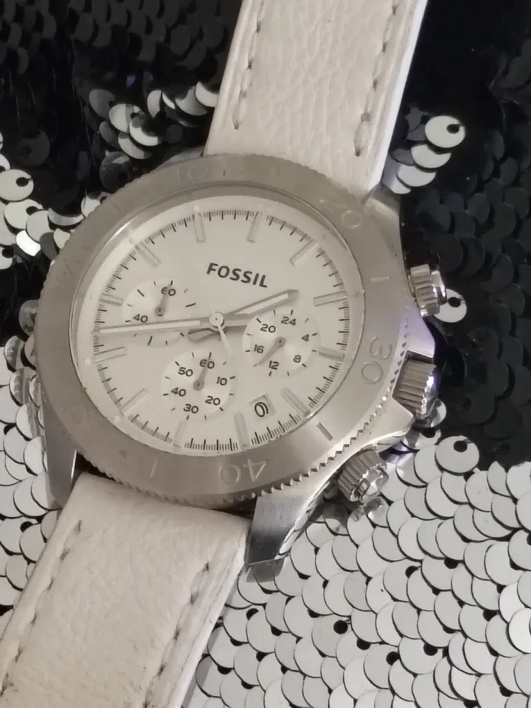 Fossil Ladies' White Chronograph Watch image indicator(2)