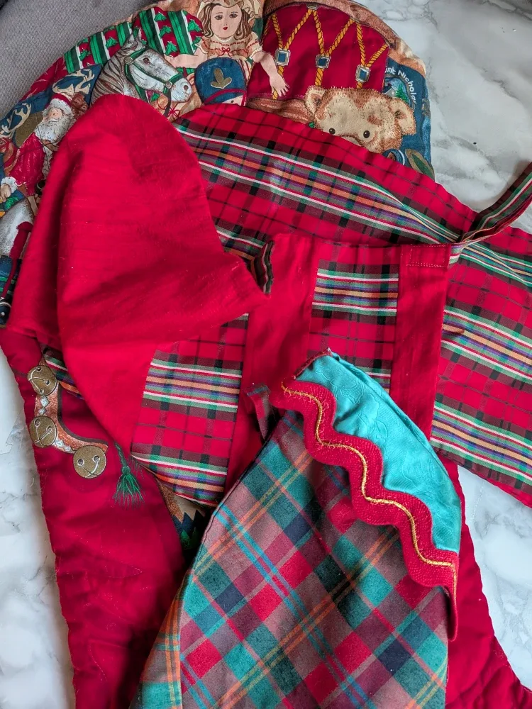 Assorted Christmas decor, ornaments, vintage,  Gift Boxes & Wrap image indicator(6)