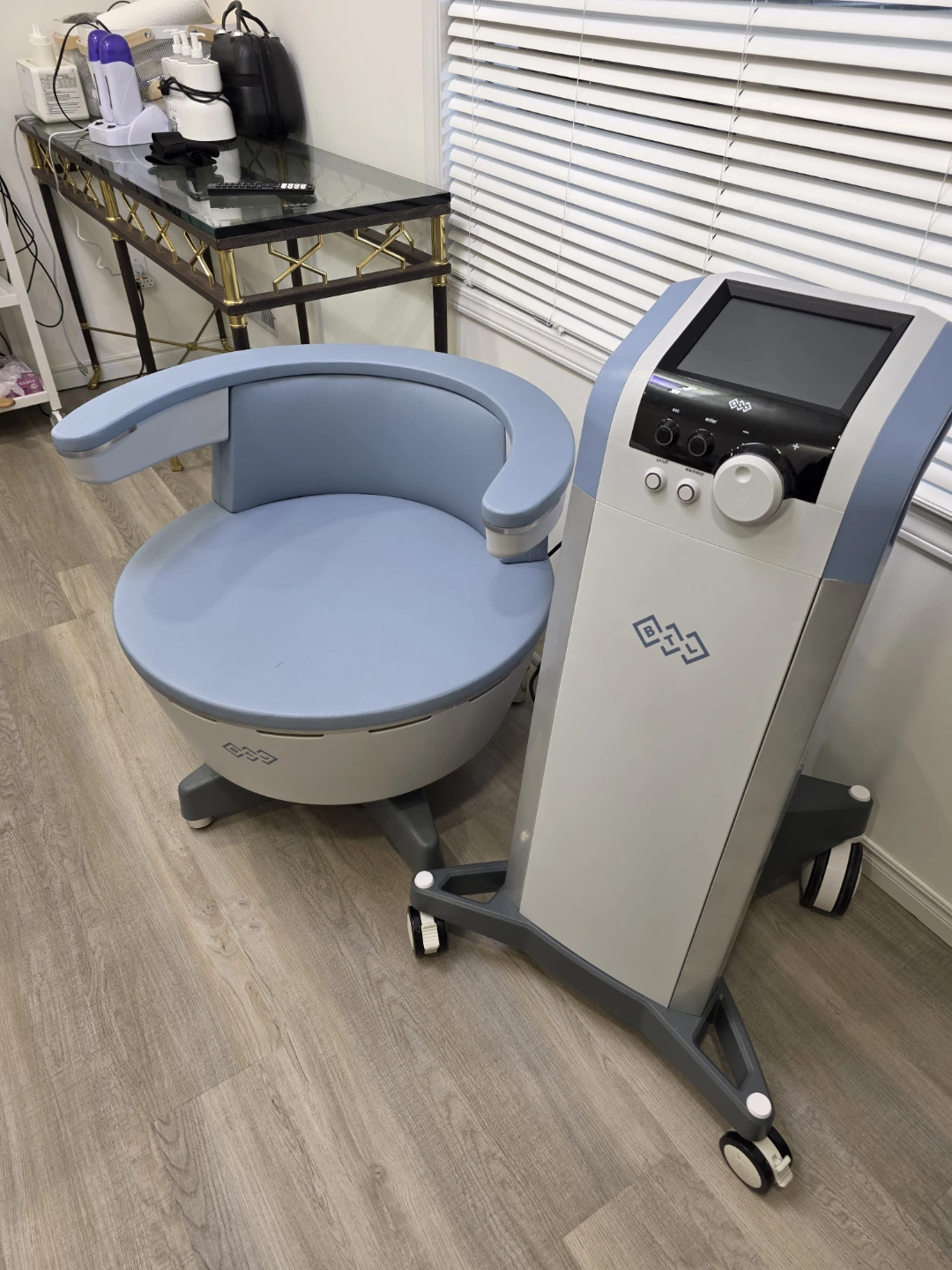 Incontinence chair sitting - photo 2