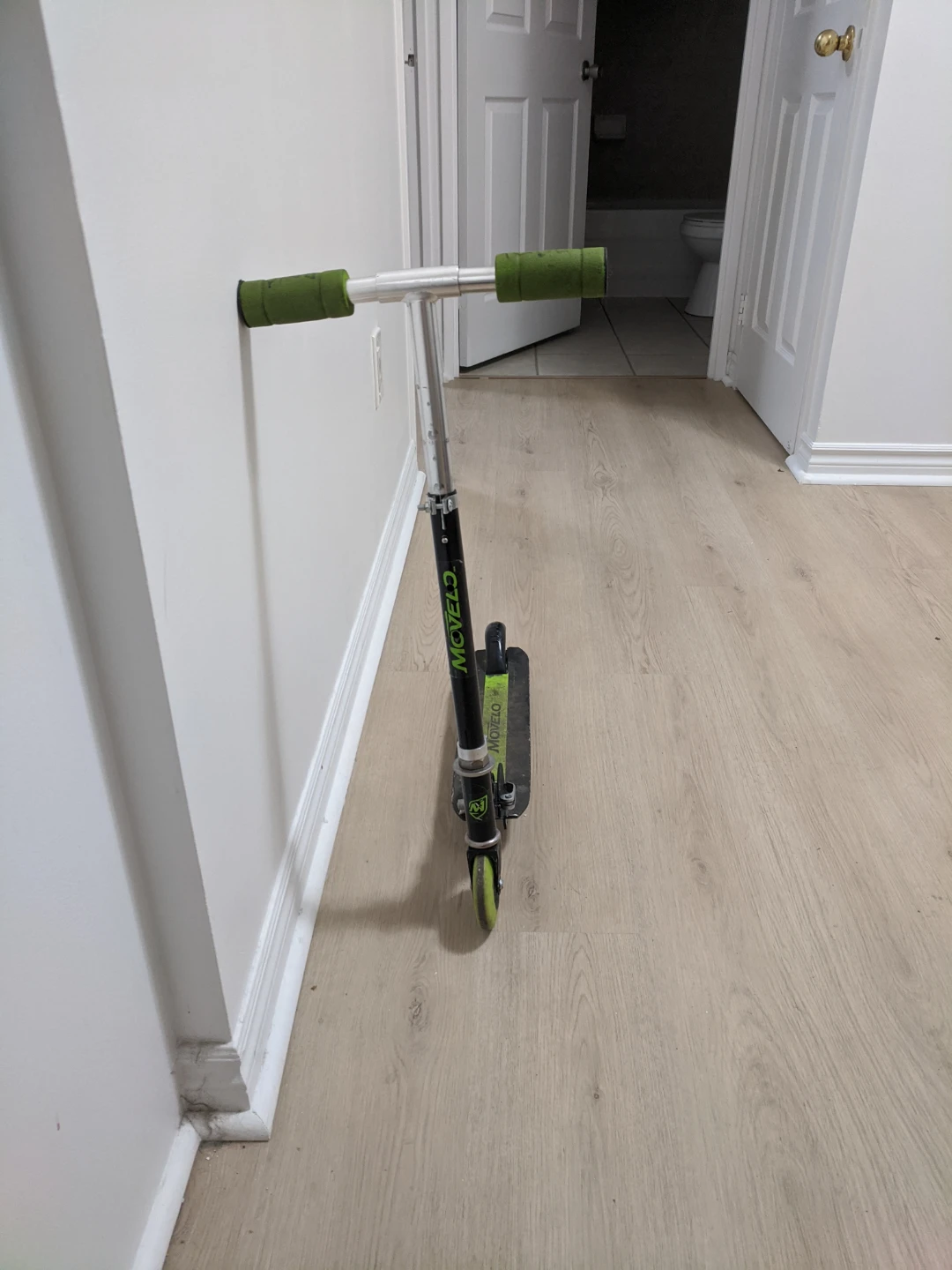 Movelo Scooter - Green Accents - photo 2