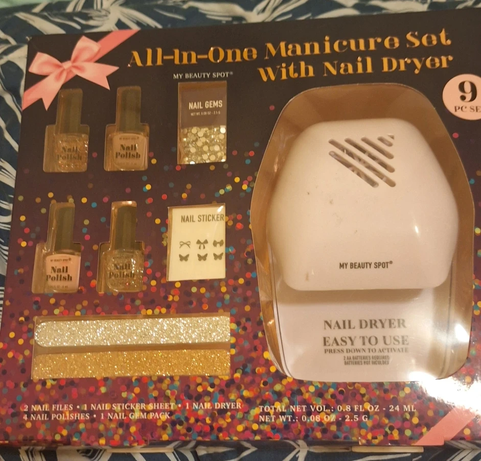 My Beauty Spot Manicure Set with Nail Dryer