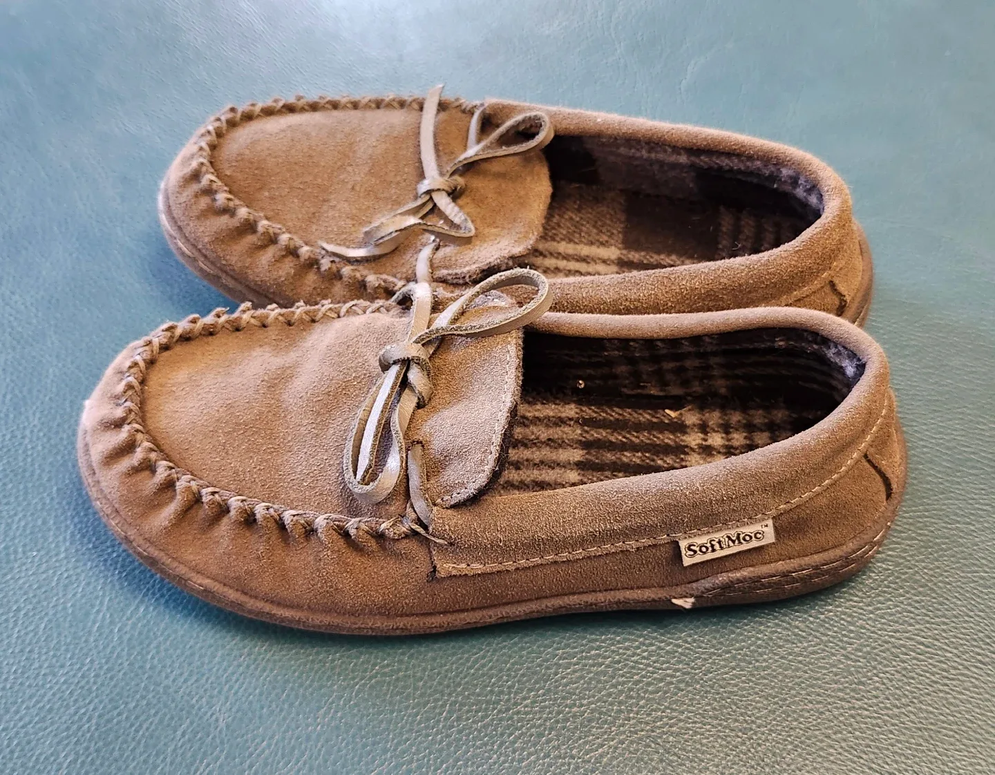 Kids boys SoftMoc Brown Moccasin Slippers Size 2M image indicator(2)