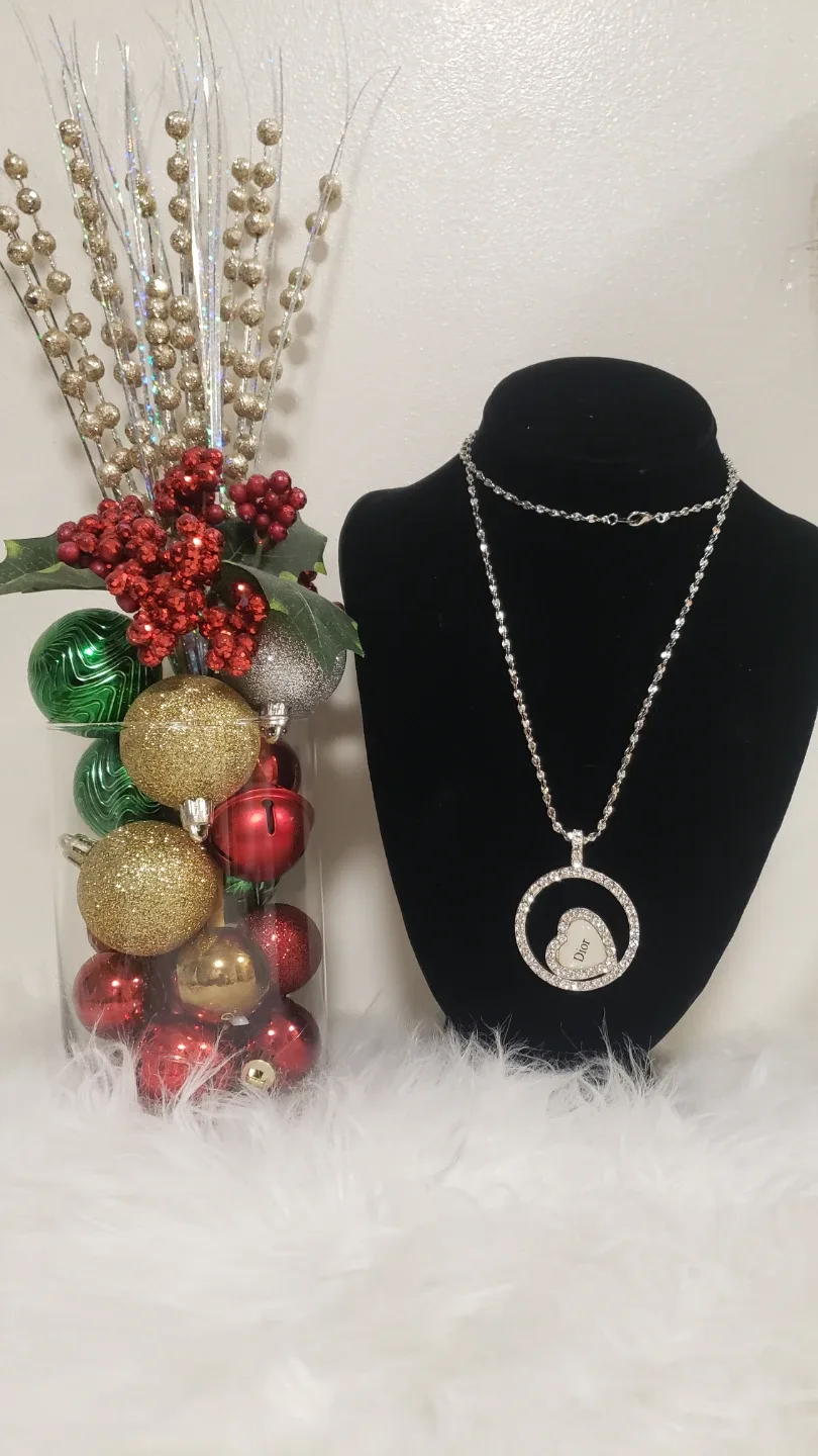 Brand new Dior Women's Necklace For Sale $49