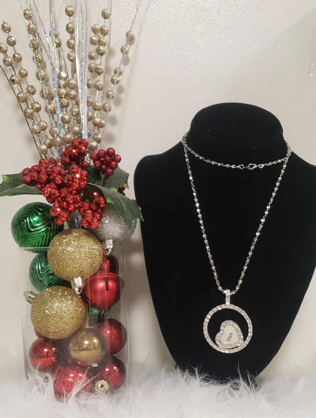 Brand new Dior Women's Necklace For Sale $49 image indicator(2)