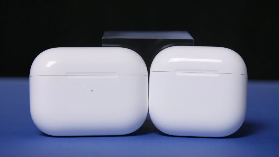 Apple AirPods 3rd Generation - Like New! - photo 4