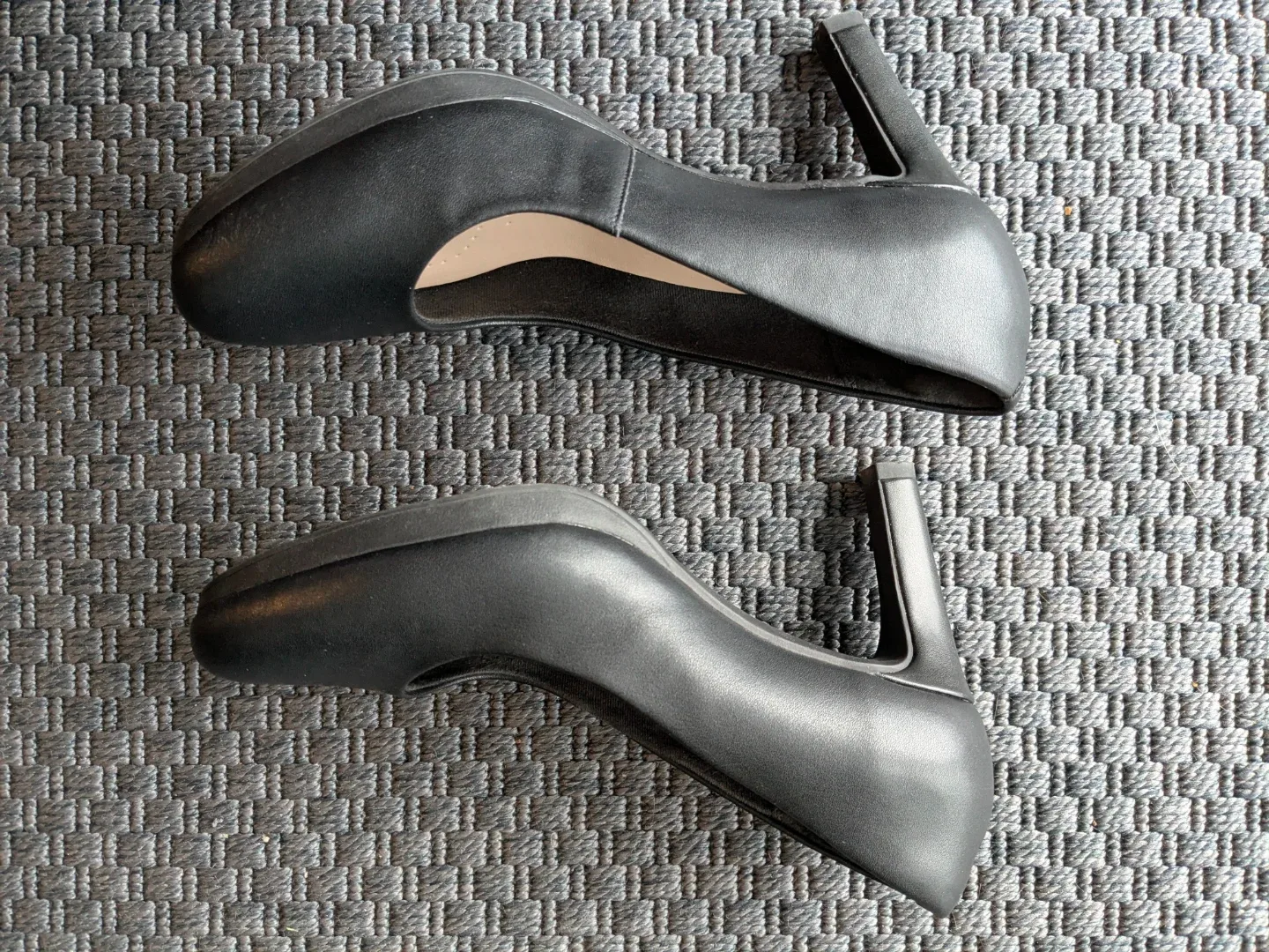 Clarks Black Leather Heels Fashion Boot, Size 8.5 wide image indicator(5)