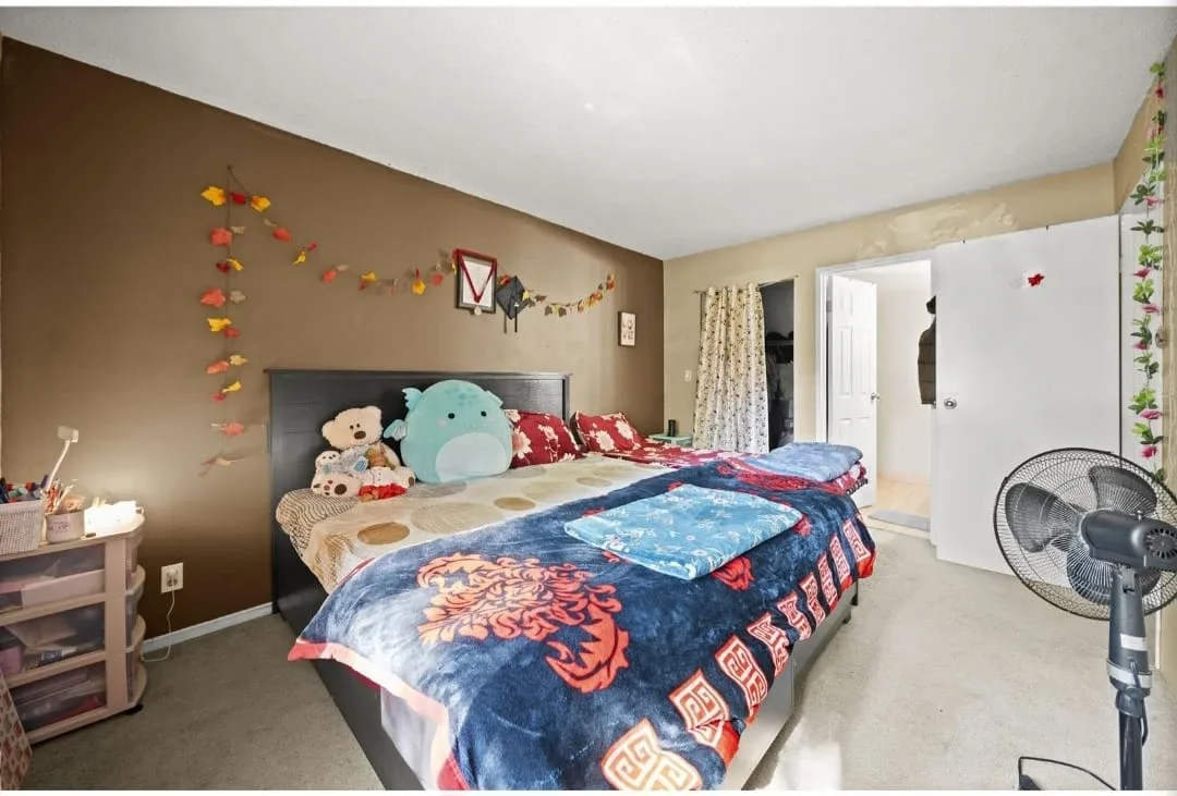 Ground-Floor Townhouse for Rent — Available December 1st image indicator(8)