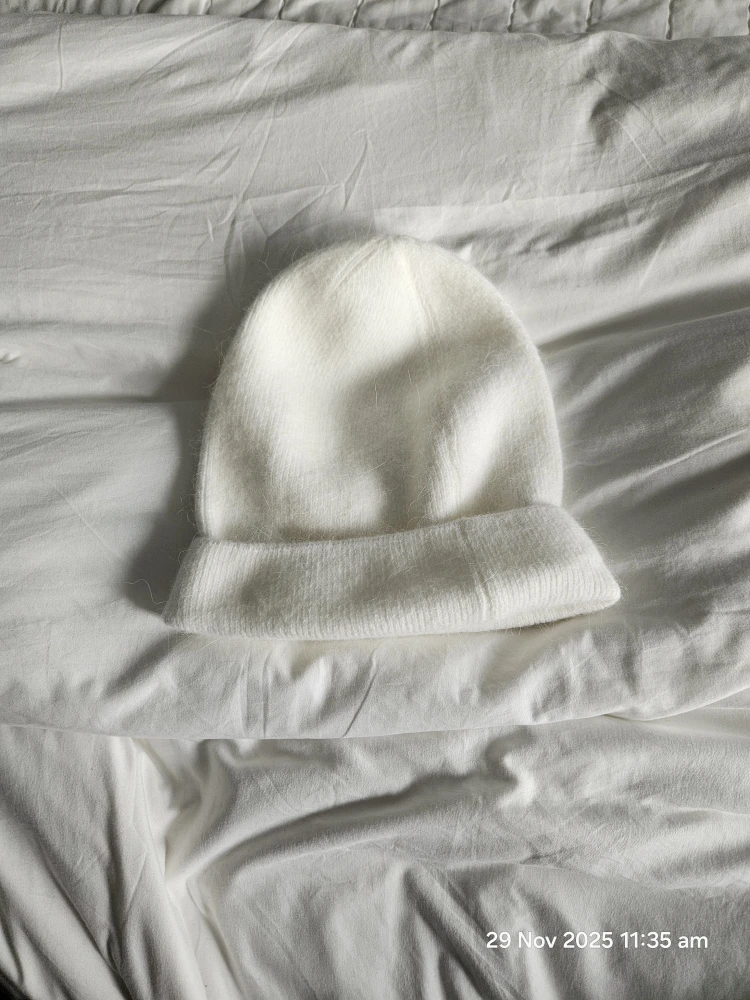 (New)White Knit Beanie Hat