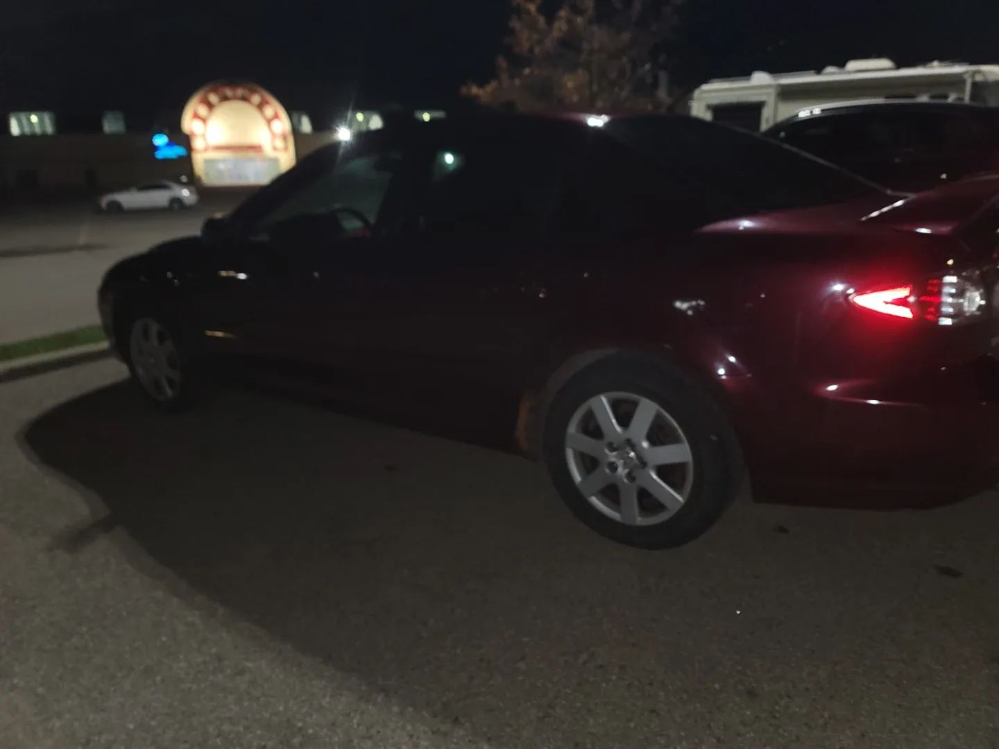 Mazda 6 Sedan - Maroon image indicator(5)