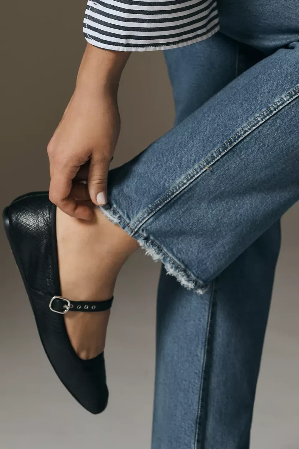 Good American Good Curve Straight Jeans - Size 20W image indicator(5)