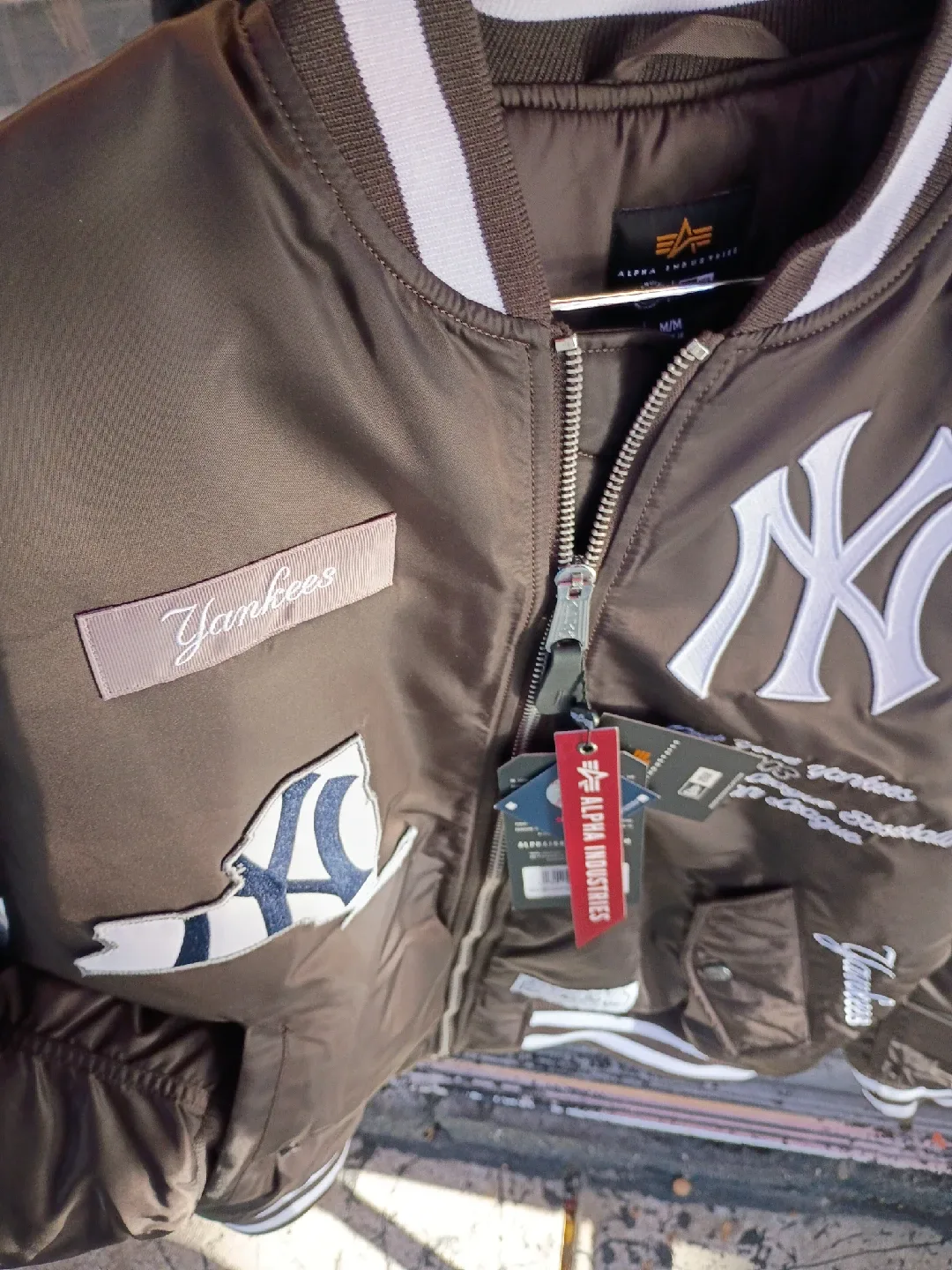 Alpha Industries Yankees Bomber Jacket - Size M image indicator(3)