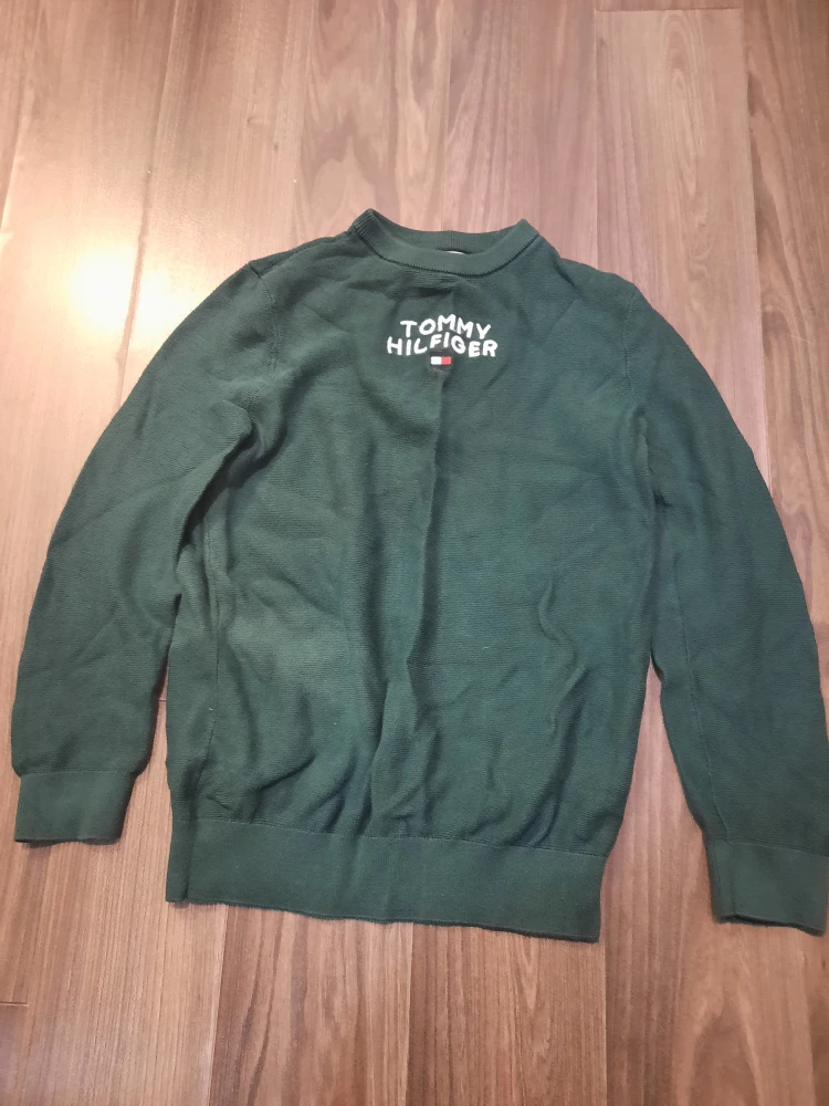 $20 Tommy Hilfiger Sweater Kid's size XL