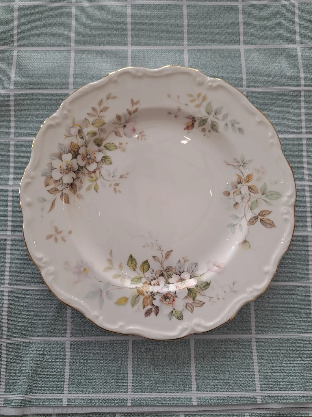 ROYAL ALBERT HAYWORTH 1987 LIMITED EDITION image indicator(4)