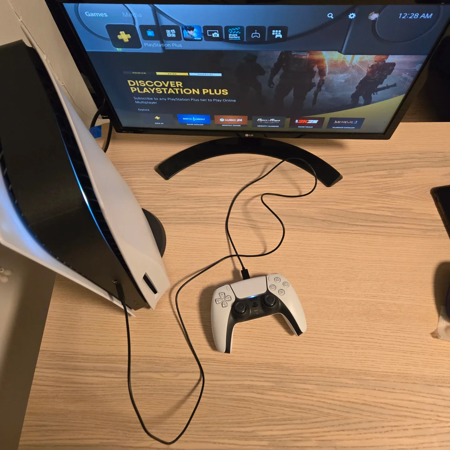 No scam. PS5 disc. CLEAN. New controller, cables. Playstation 5 image indicator(2)