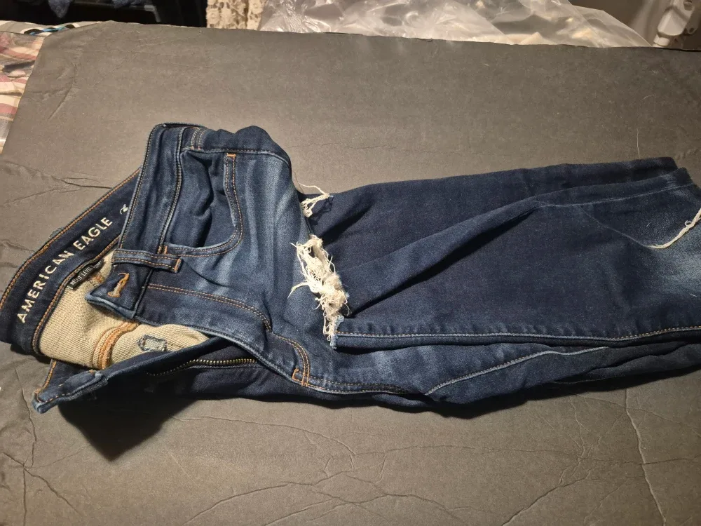 American Eagle Super Hi-Rise Jegging - Size 6