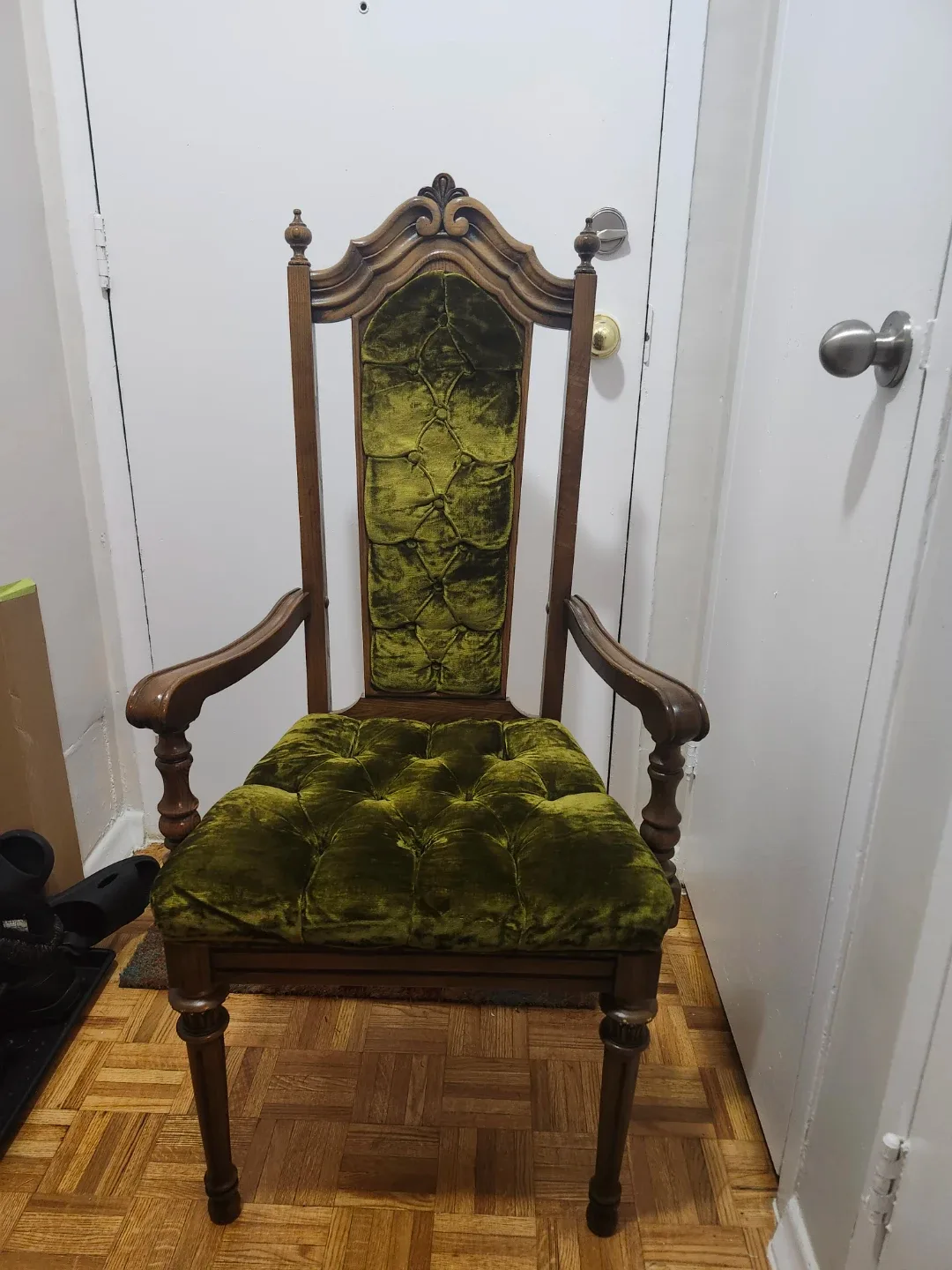 Vintage Green Velvet Accent Chair image indicator(2)