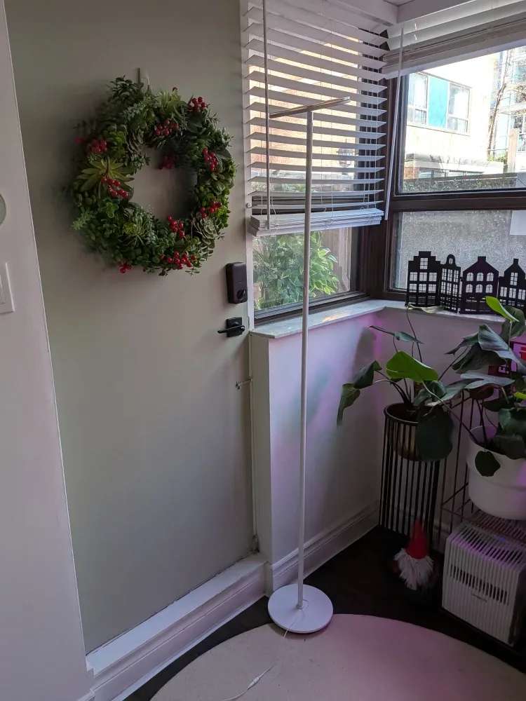 Gladle White Tall LED lamp touch