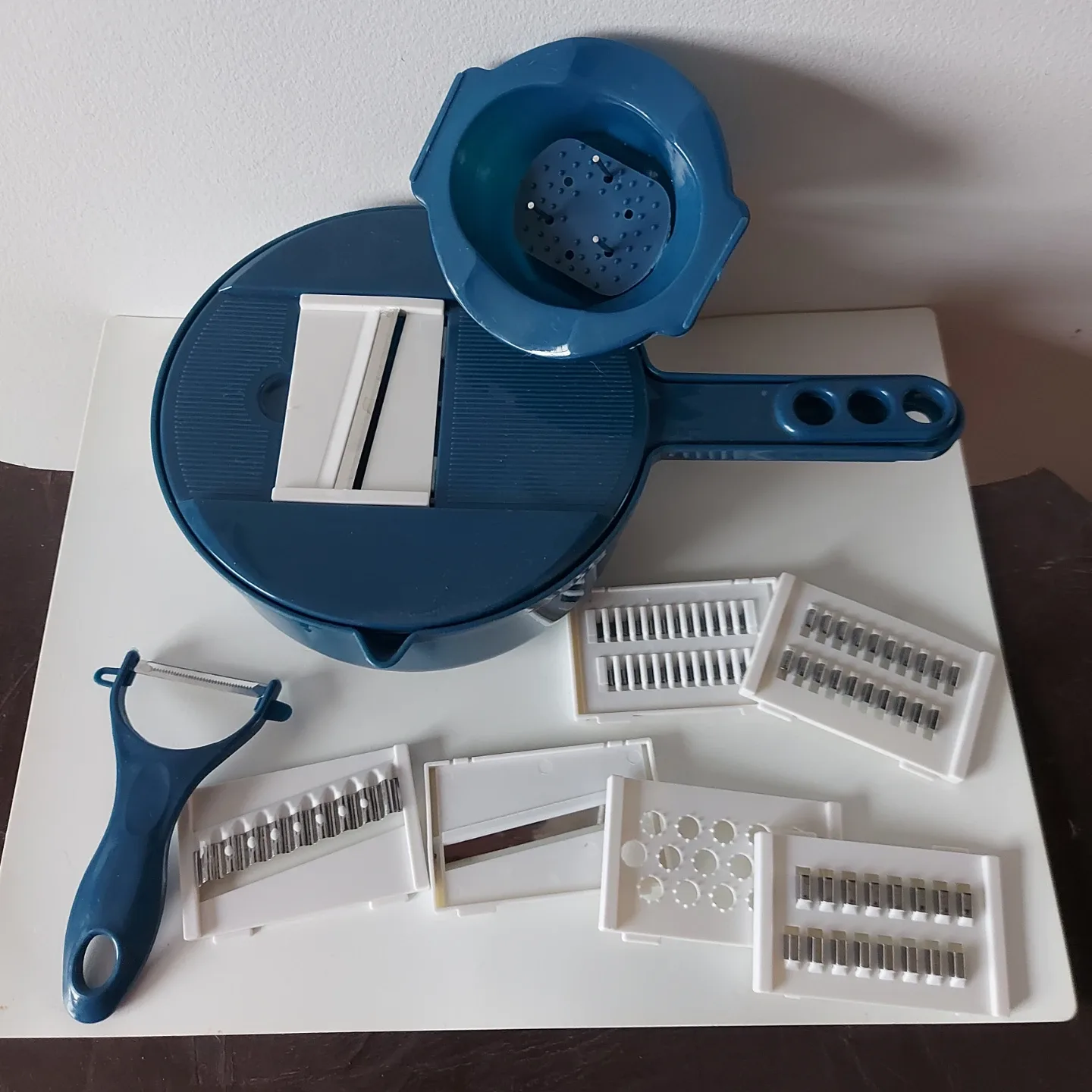 NEW - Blue Mandoline 8 Slicer Set image indicator(2)