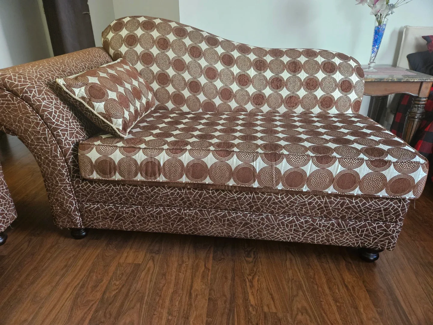 Brown Patterned Sofa and Chaise Lounge Set image indicator(2)