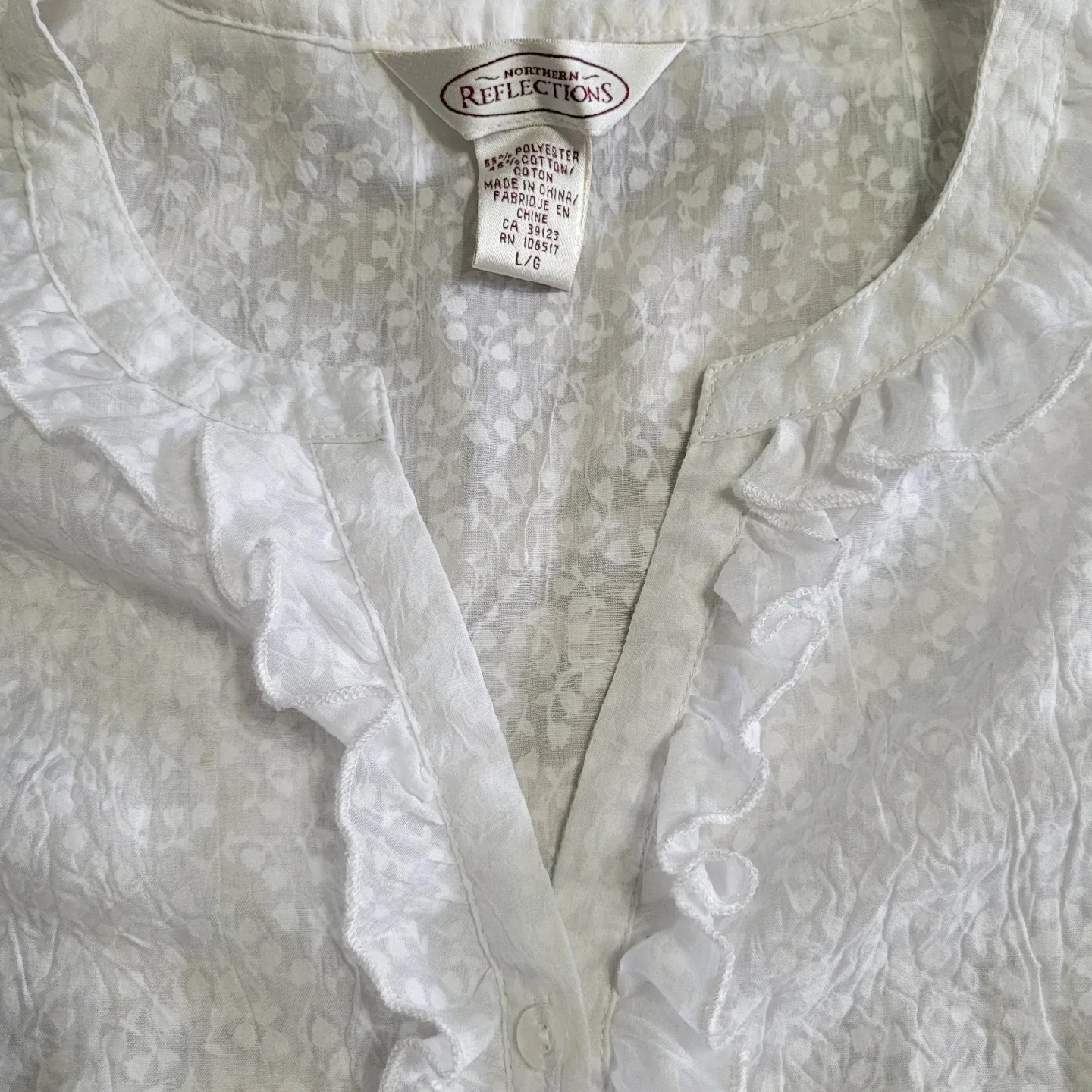 Ladies Size Large Light Top image indicator(3)