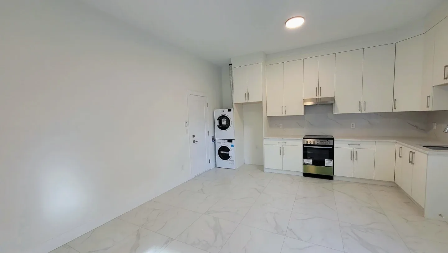 1 Bedroom, 1 Bathroom Suite for Rent image indicator(3)