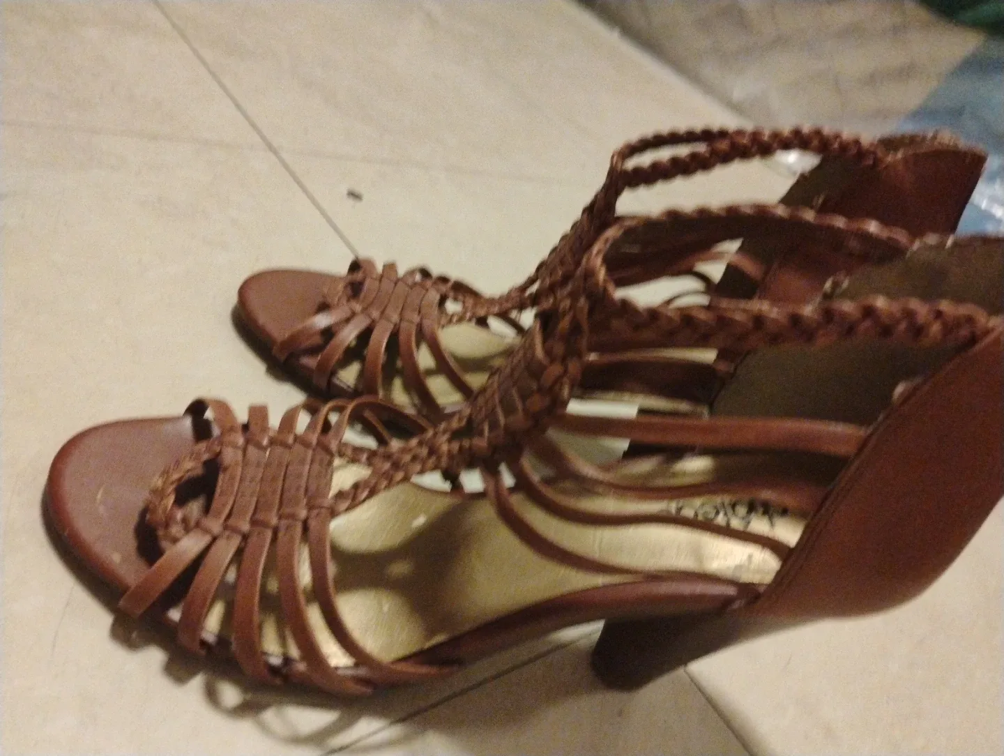 Le Chateau Brown Braided Heels - Size 7 image indicator(4)