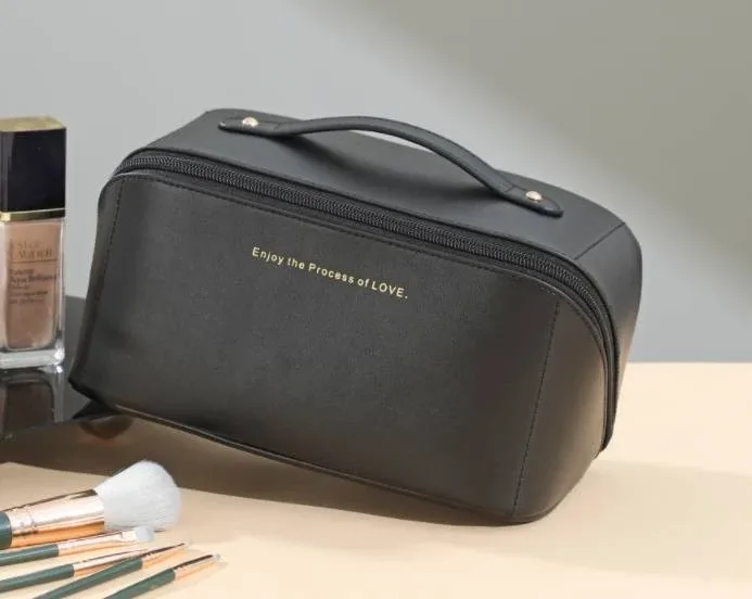 _arge Capacity Multi-functional Makeup Bag image indicator(3)