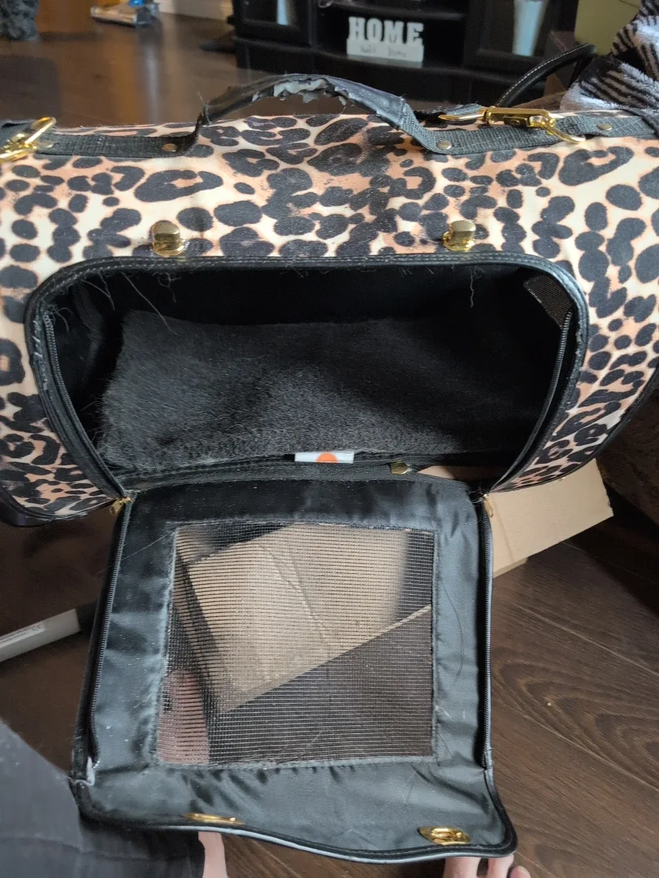 Leopard Print Pet Carrier image indicator(3)