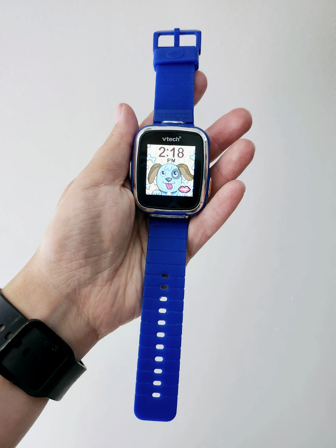 VTech Kidizoom kids smart watch with camera, games & activities.