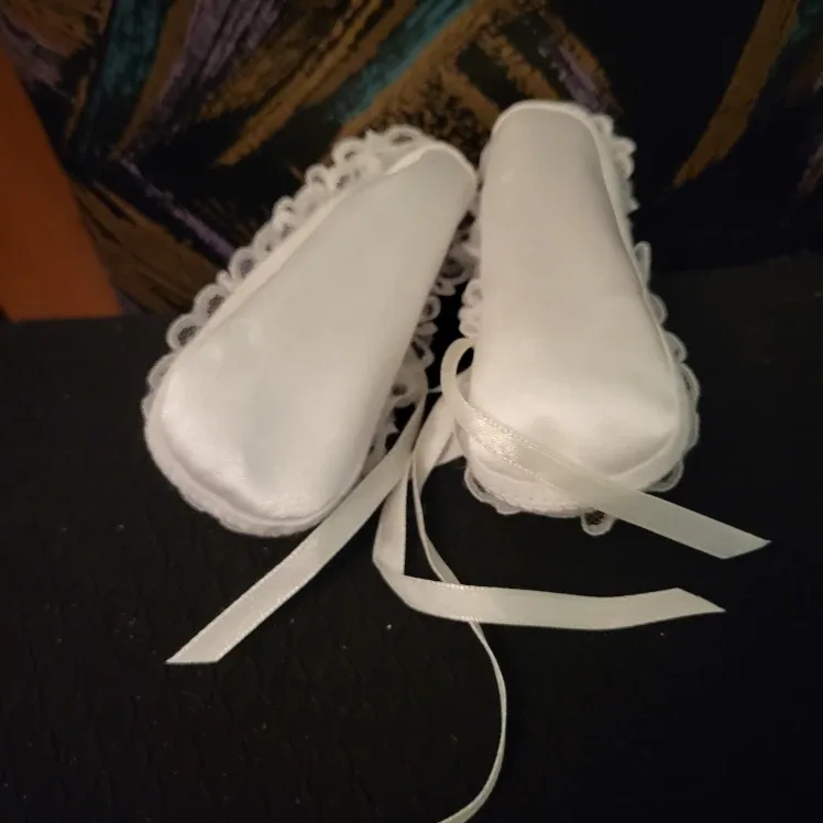 White Baby Shoes with Lace image indicator(3)