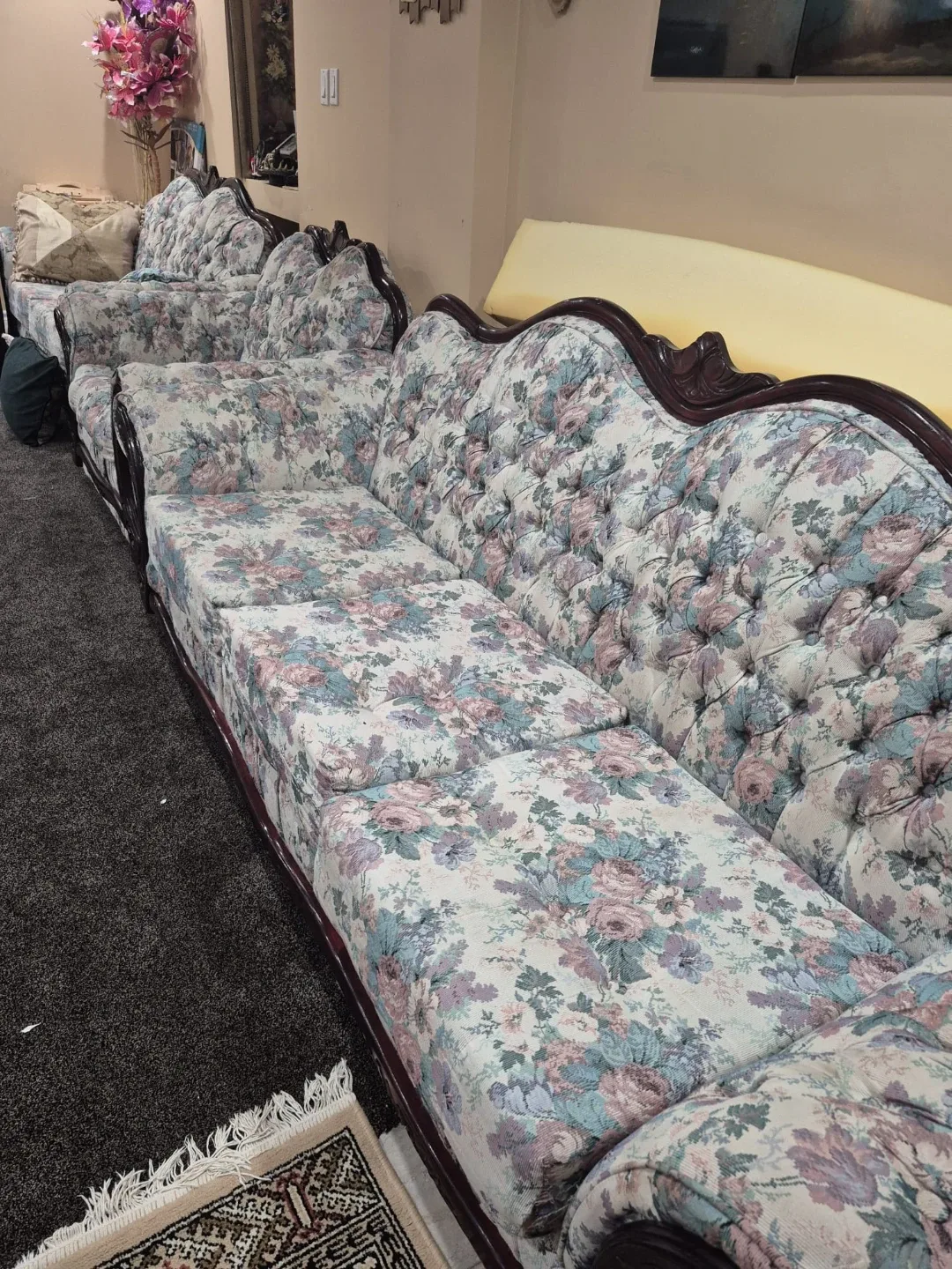 Floral Patterned Sofa Set image indicator(6)