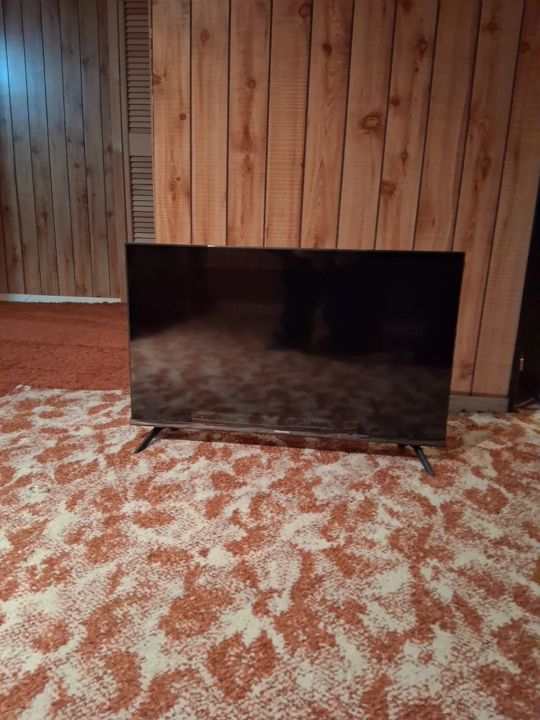 TV - Television 32" thumbnail