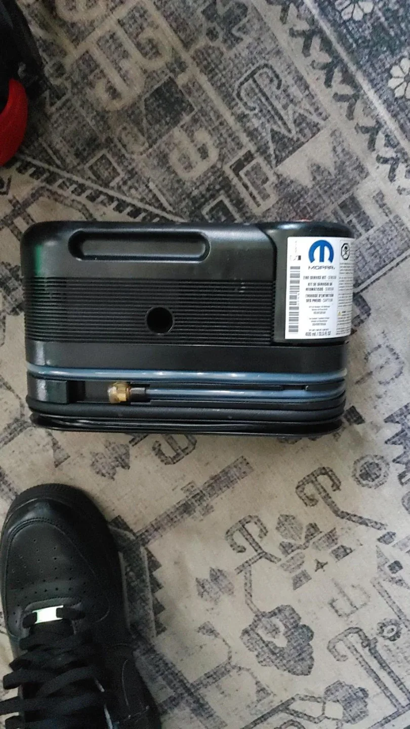 Tire inflator with service kit image indicator(2)