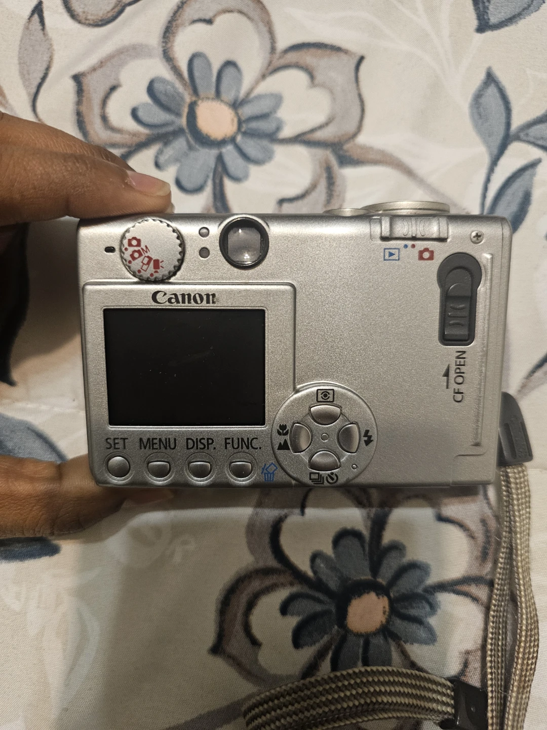 Canon PowerShot S400 Digital ELPH Camera - photo 2