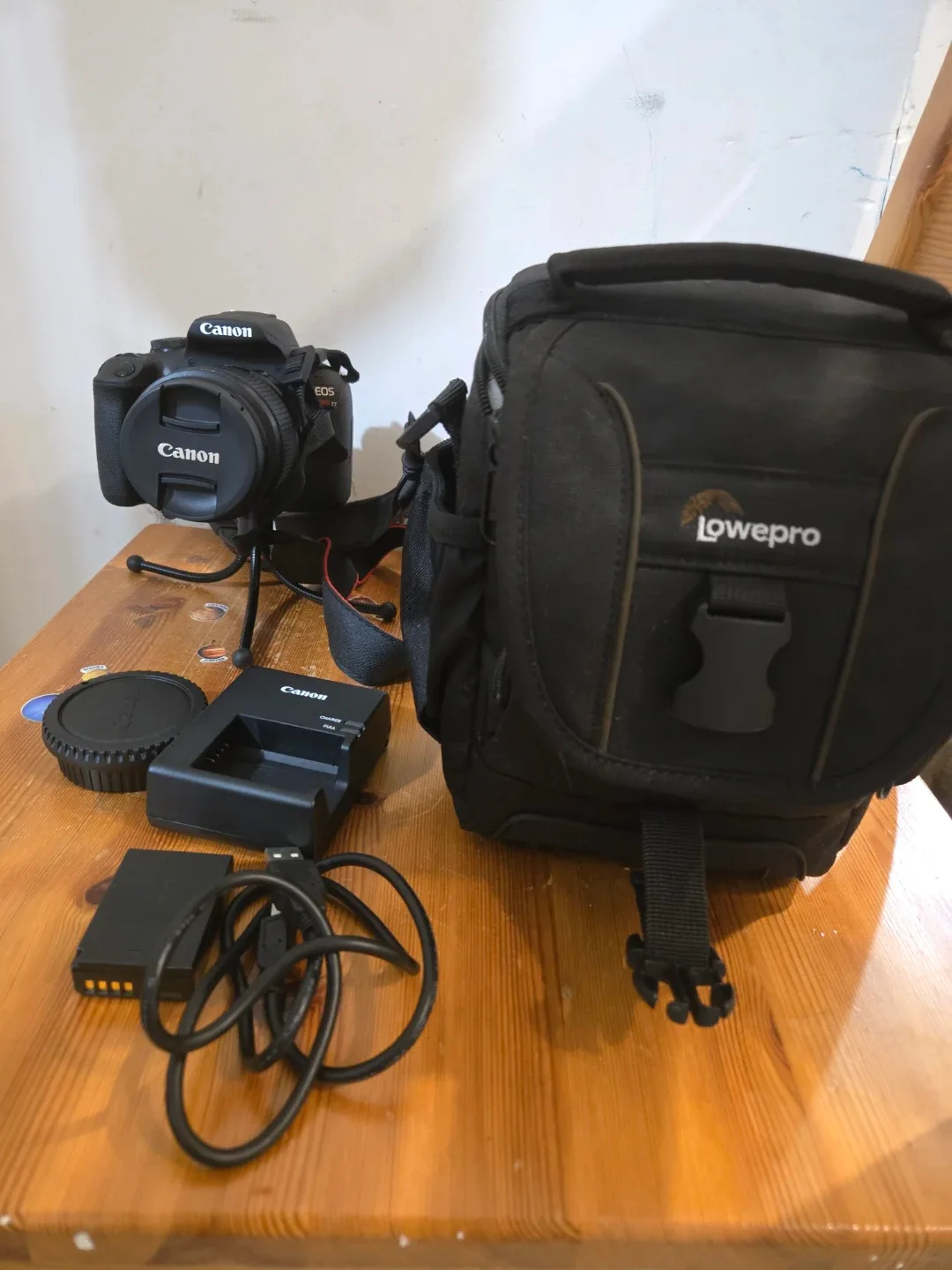 Canon EOS Rebel T7 Bundle image indicator(5)